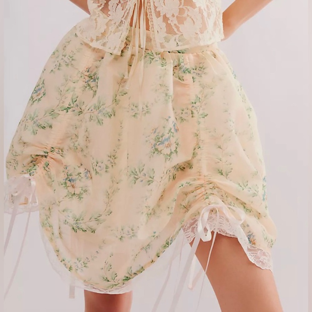 NWT - Selkie Mini Theater Skirt